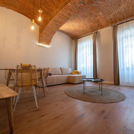 Apollo Brasovul Istoric Apartment Bagian luar foto